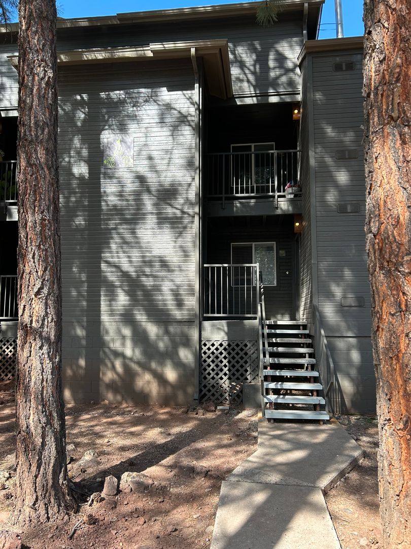 House for rent at 1385 W University Ave, Flagstaff, AZ 86004