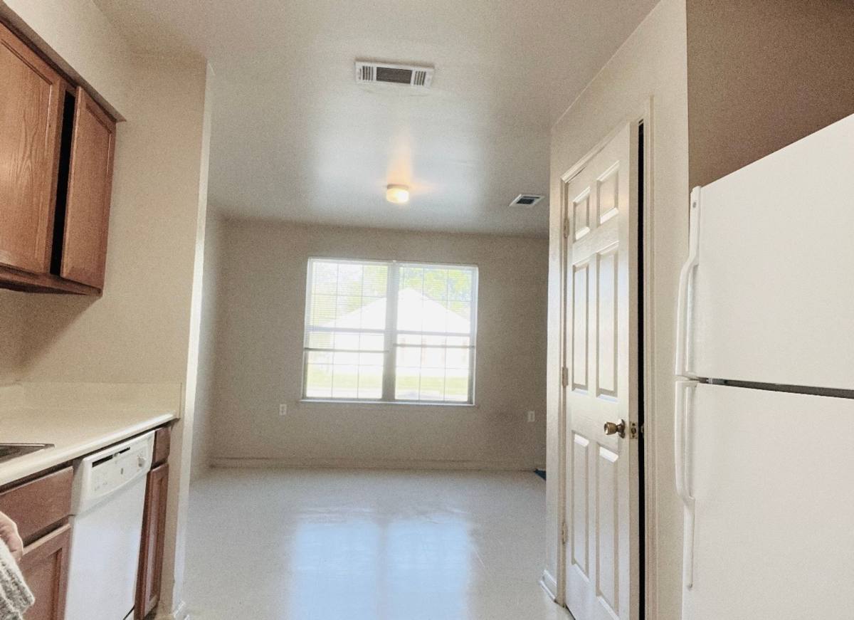 Townhouse for rent at 816 Martin Luther King Jr Dr, Lafayette, LA 70501