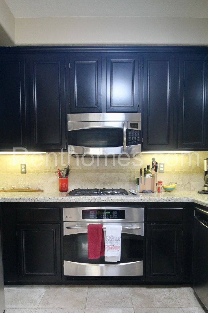 Townhouse for rent at 2802 Piantino Circle, San Diego, CA 92108