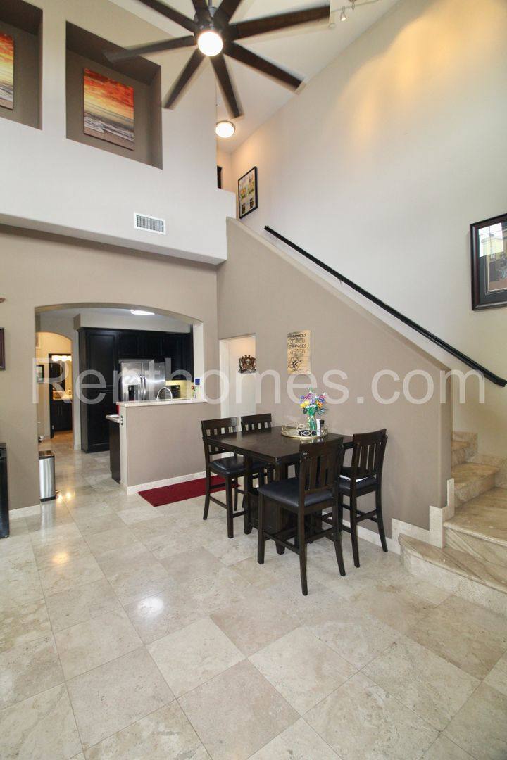 Townhouse for rent at 2802 Piantino Circle, San Diego, CA 92108