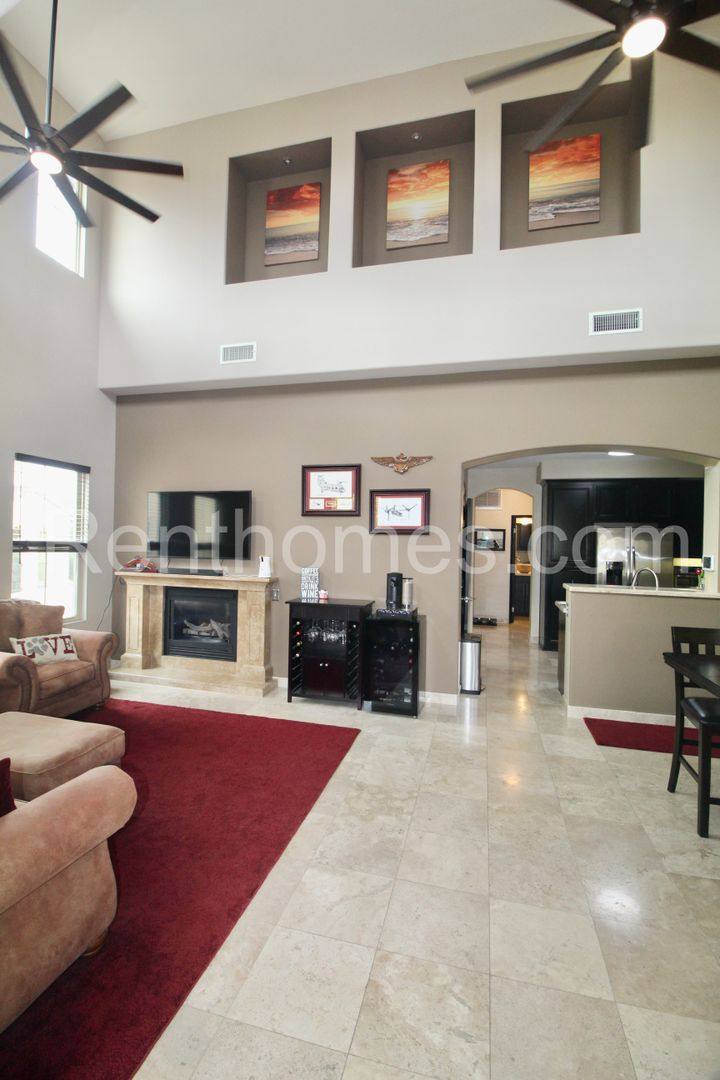 Townhouse for rent at 2802 Piantino Circle, San Diego, CA 92108