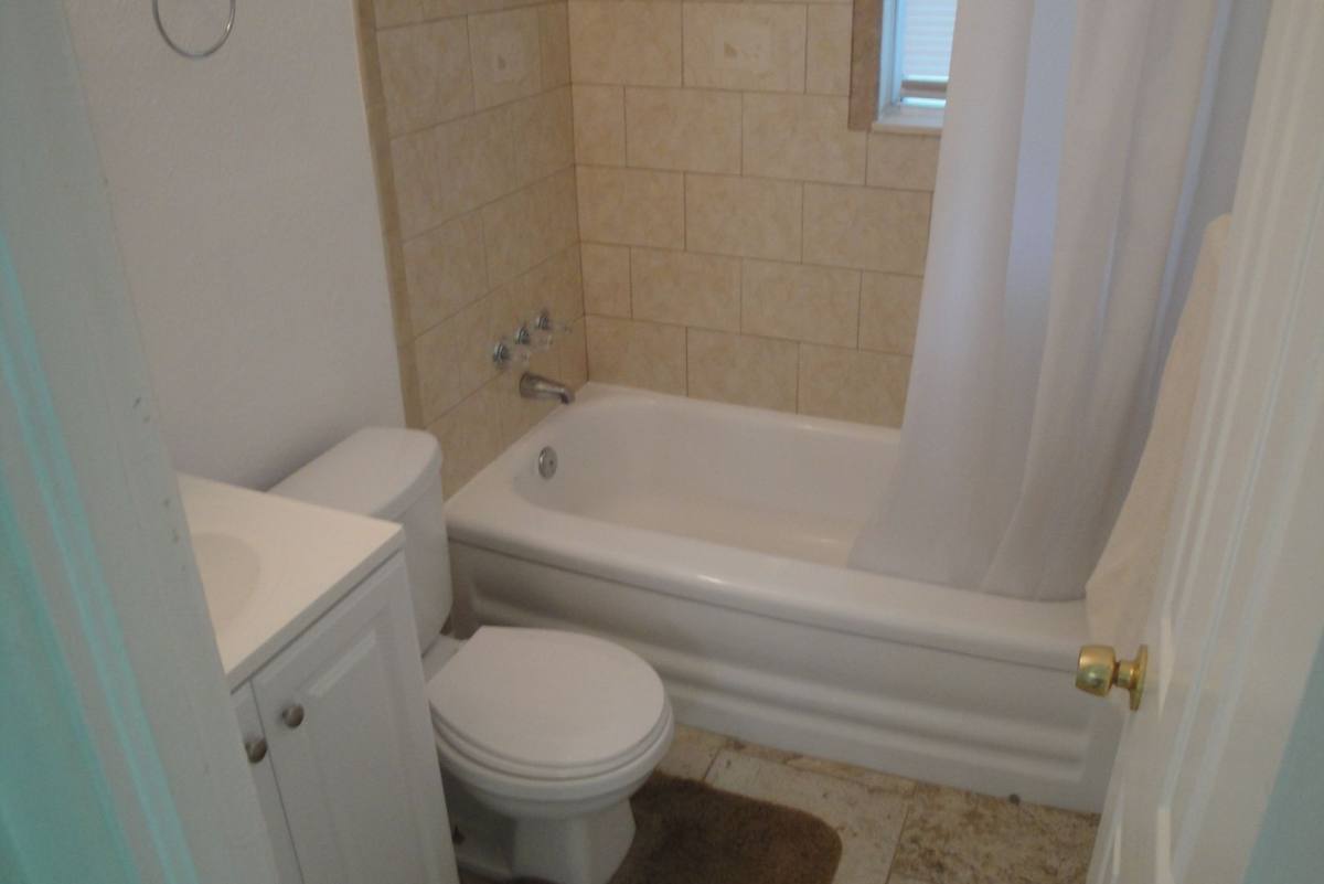 House for rent at 1665 37th St S, Saint Petersburg, FL 33711