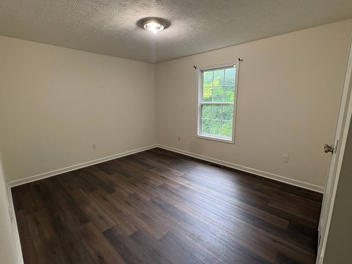Apartment for rent at 541 McFadin Station St, Bowling Green, KY 42103