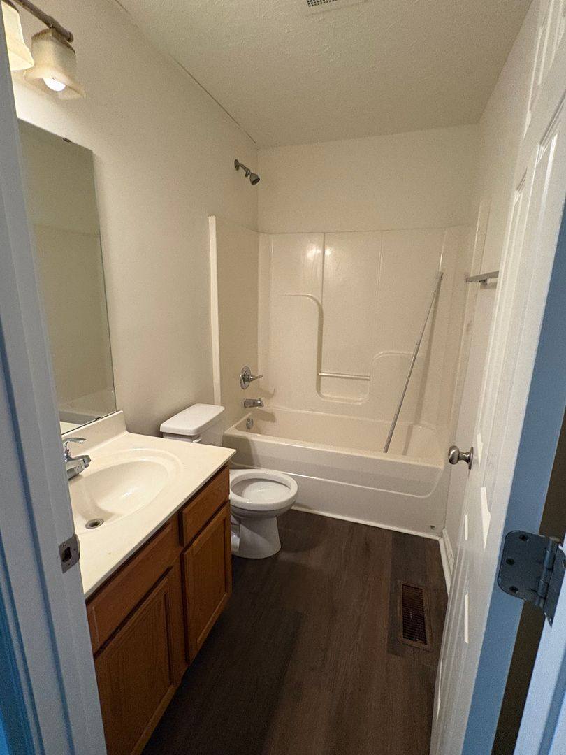 Apartment for rent at 541 McFadin Station St, Bowling Green, KY 42103