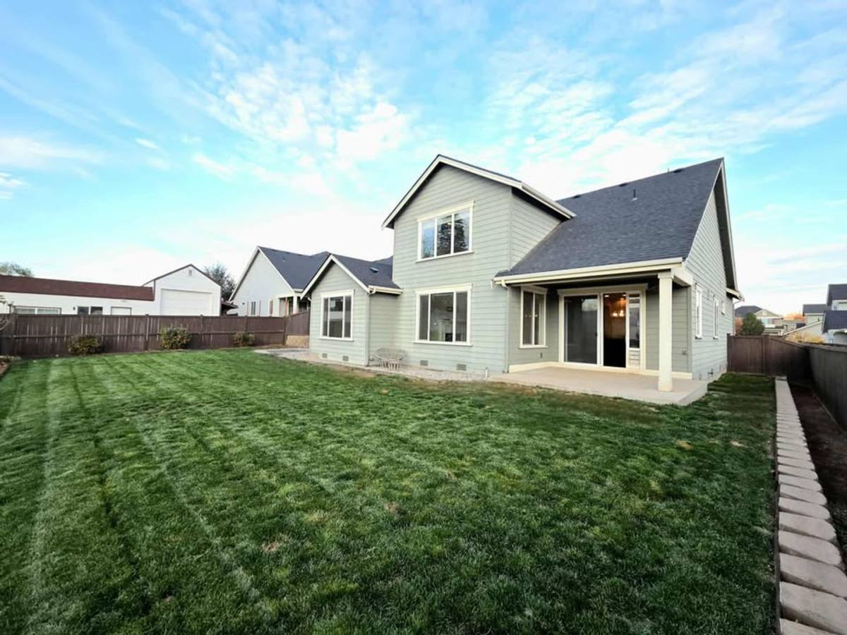 House for rent at 1744 S Blanchard Loop, East Wenatchee, WA 98802