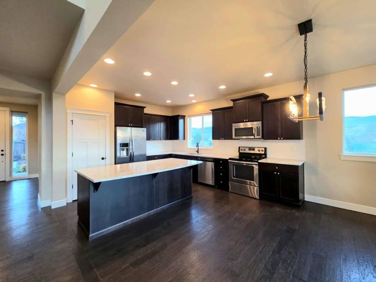 House for rent at 1744 S Blanchard Loop, East Wenatchee, WA 98802