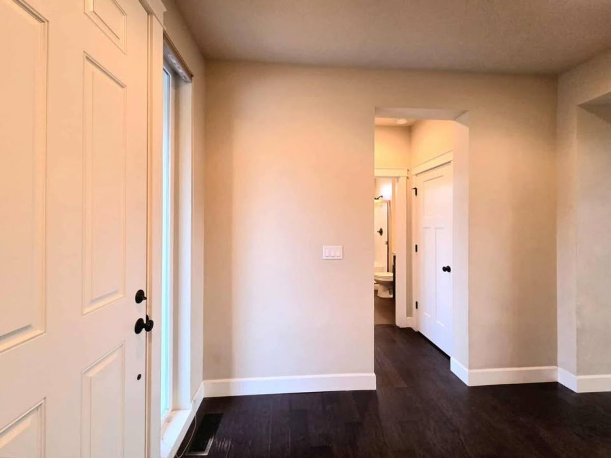 House for rent at 1744 S Blanchard Loop, East Wenatchee, WA 98802