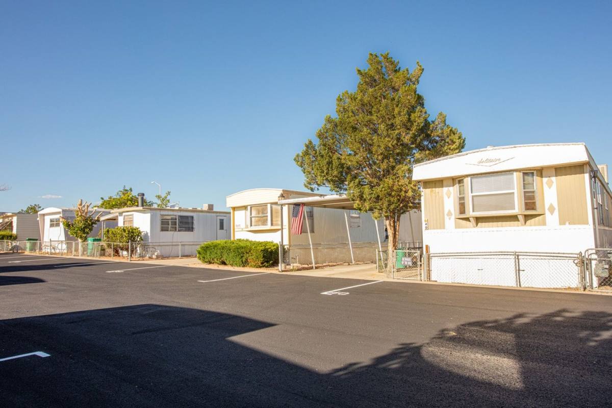 Apartment for rent at 725 W Broadway, Farmington, NM 87401