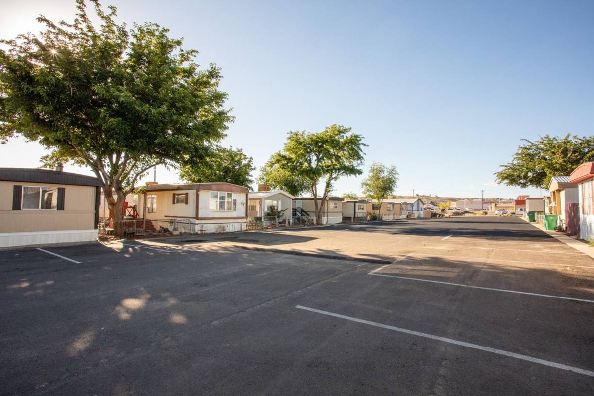 Apartment for rent at 725 W Broadway, Farmington, NM 87401