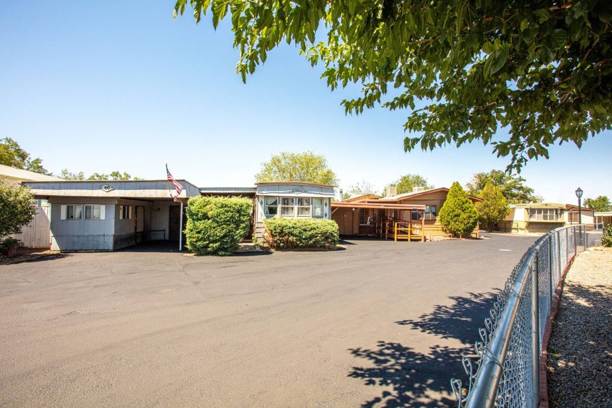 Apartment for rent at 725 W Broadway, Farmington, NM 87401