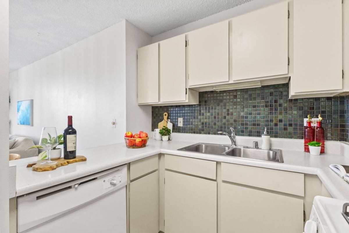 Condo for rent at 430 Lewers St, Honolulu, HI 96815