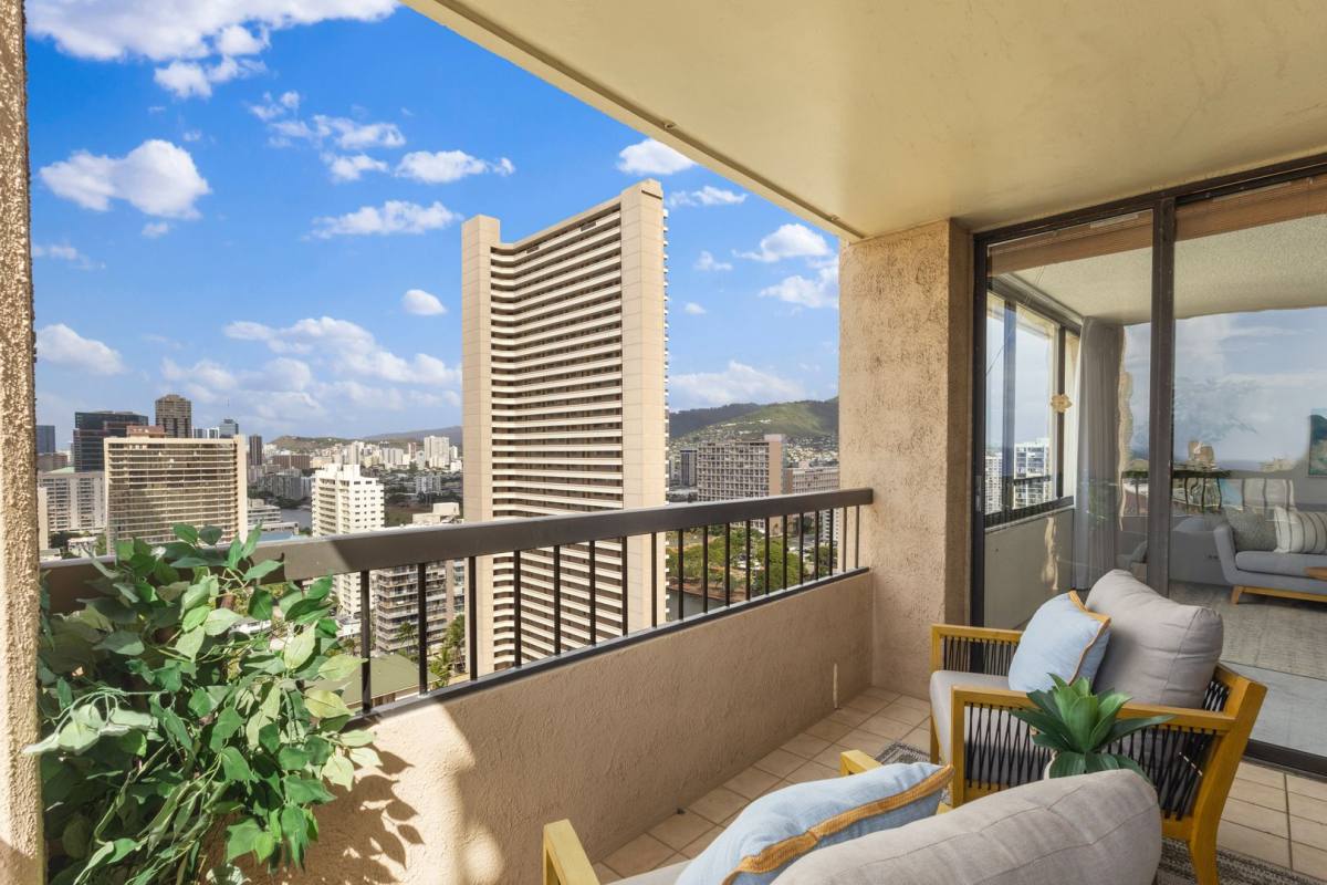 Condo for rent at 430 Lewers St, Honolulu, HI 96815