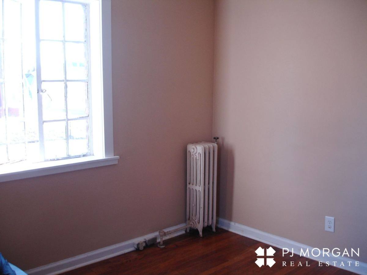 Apartment for rent at 4903 Underwood Ave, Omaha, NE 68132