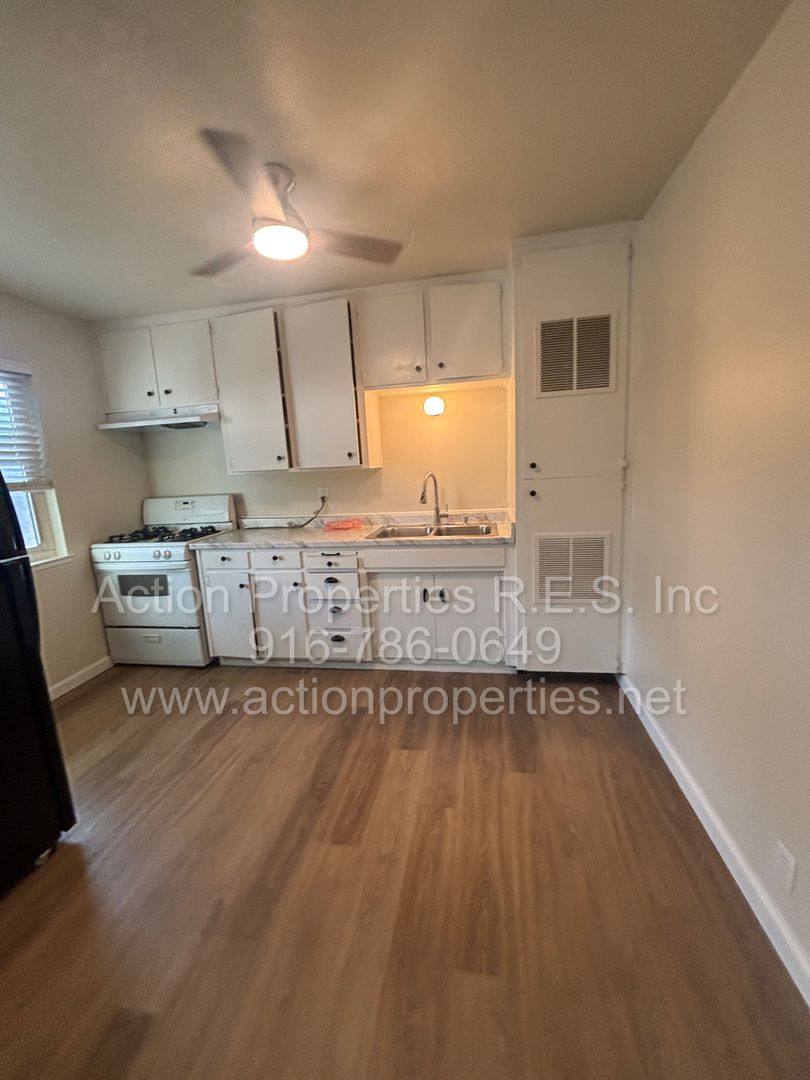 Apartment for rent at 1006 Circuit Dr, Roseville, CA 95678