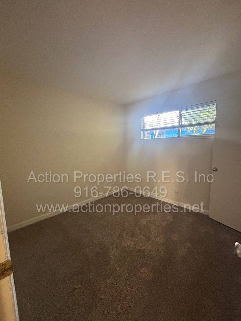 Apartment for rent at 1006 Circuit Dr, Roseville, CA 95678