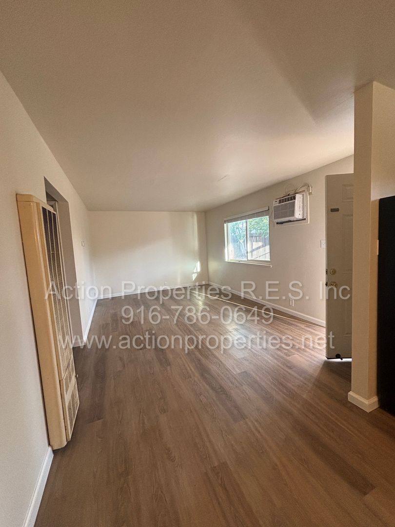 Apartment for rent at 1006 Circuit Dr, Roseville, CA 95678