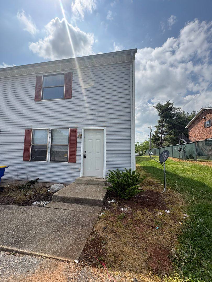 Apartment for rent at 424 Jennings Dr, Bowling Green, KY 42101