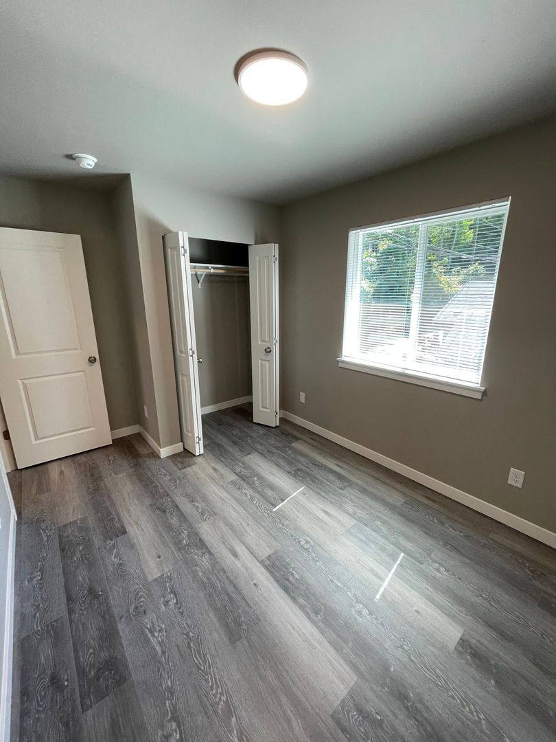 Apartment for rent at 2418 Verona St, Bellingham, WA 98229