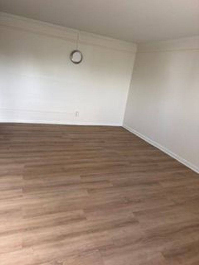 Apartment for rent at 76 Pennsylvania Ave, Westminster, MD 21157