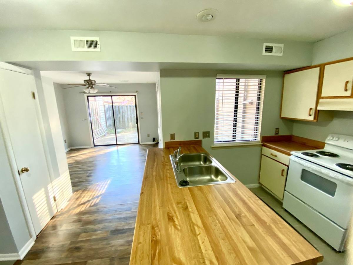 House for rent at 1116 N Green Dr, Newport News, VA 23602