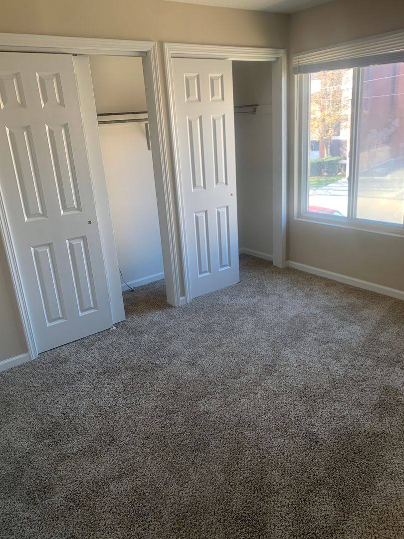 Apartment for rent at 535 S 37th St, Omaha, NE 68105