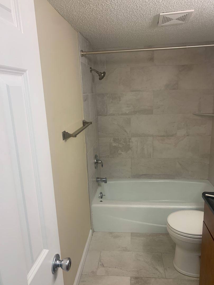 Apartment for rent at 535 S 37th St, Omaha, NE 68105
