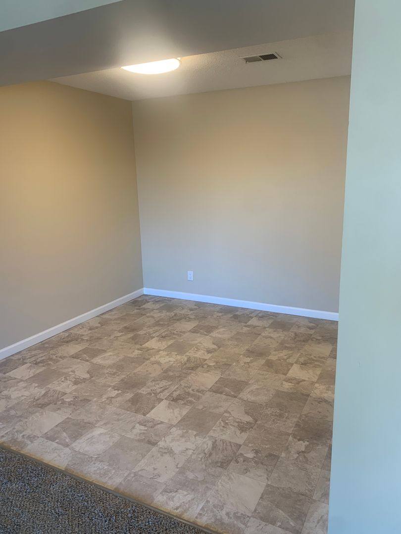 Apartment for rent at 535 S 37th St, Omaha, NE 68105