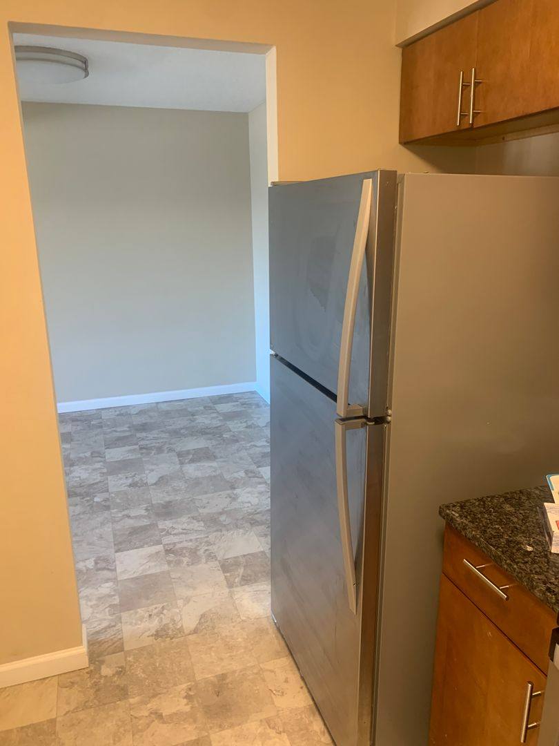Apartment for rent at 535 S 37th St, Omaha, NE 68105