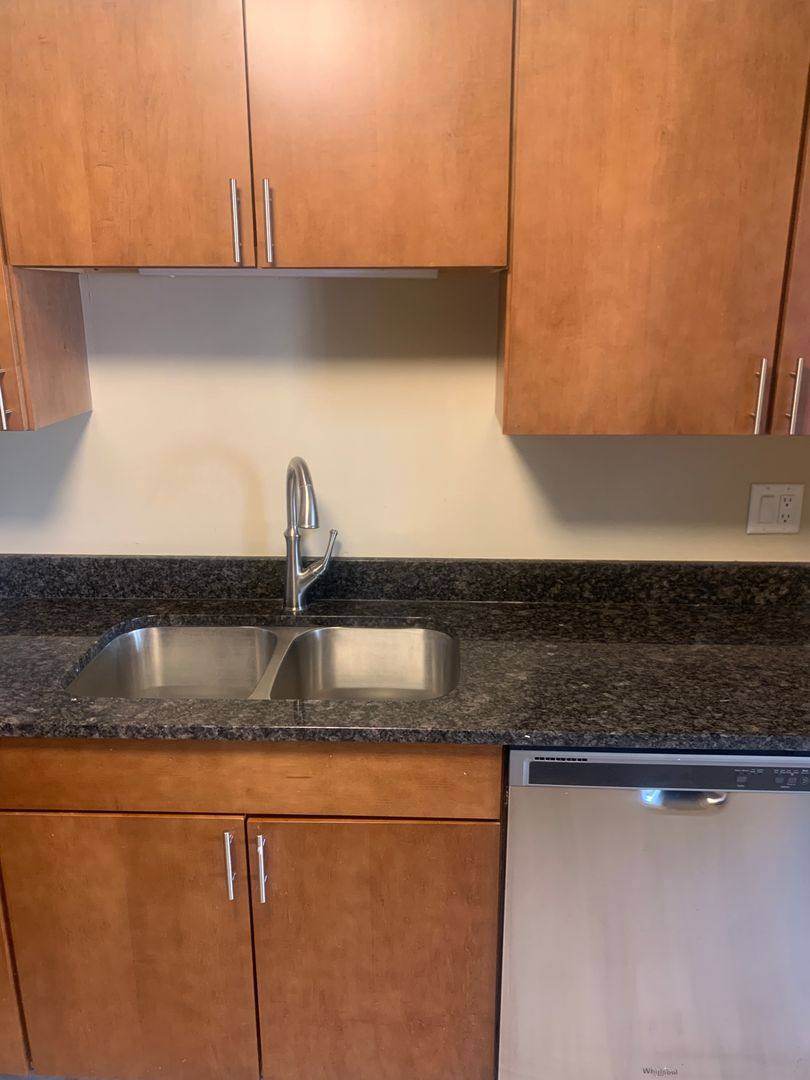 Apartment for rent at 535 S 37th St, Omaha, NE 68105