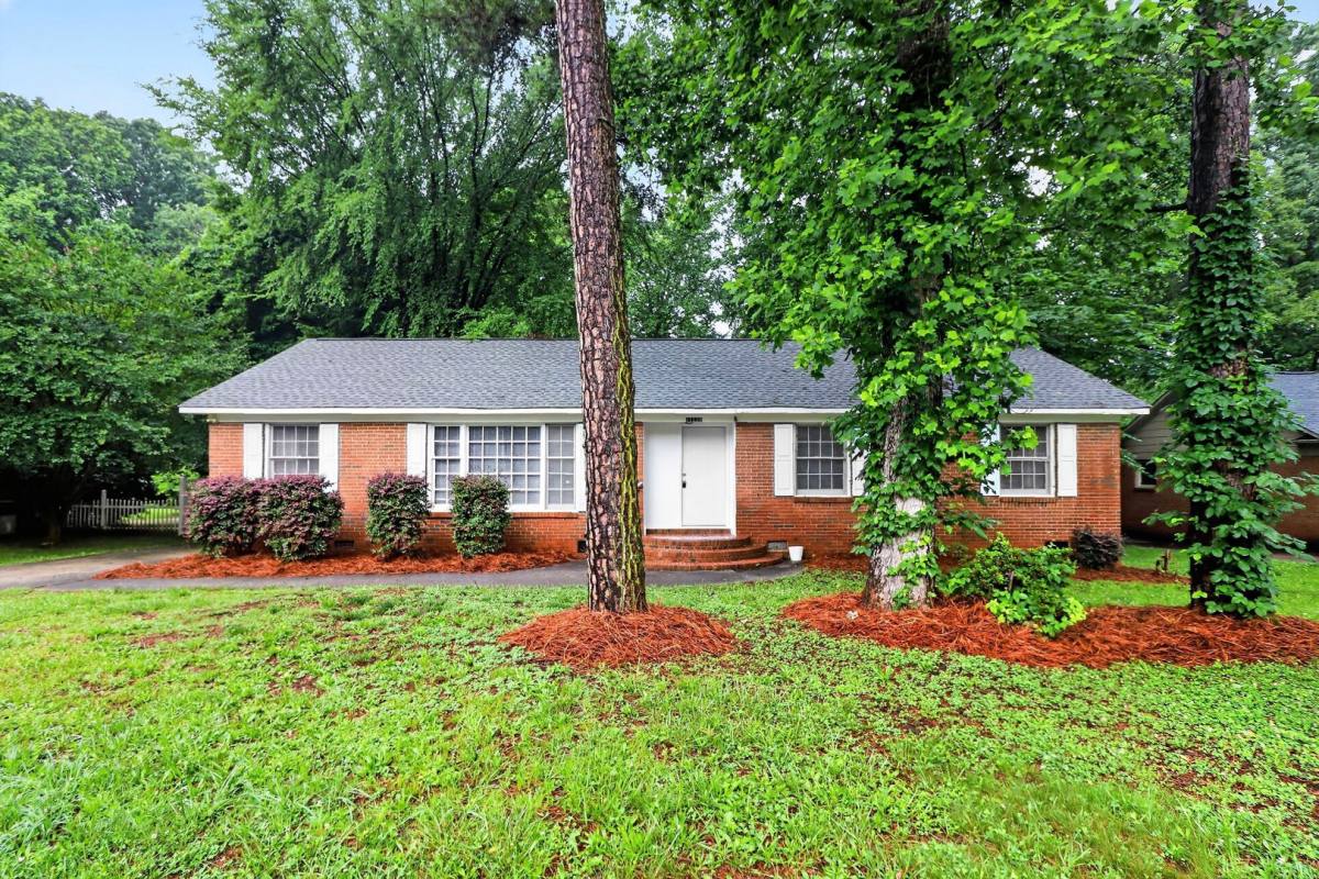 House for rent at 11228 Gladewater Dr, Matthews, NC 28105