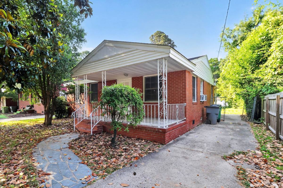 House for rent at 1813 Lasalle St, Charlotte, NC 28216