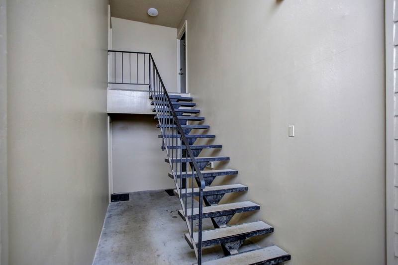 Apartment for rent at 3105 SW Barbur Blvd #:7, Portland, OR 97201