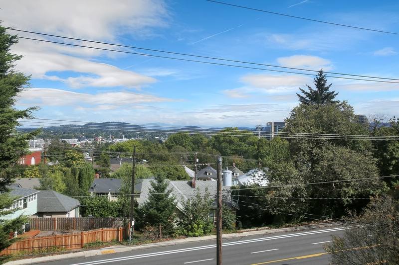 Apartment for rent at 3105 SW Barbur Blvd #:7, Portland, OR 97201