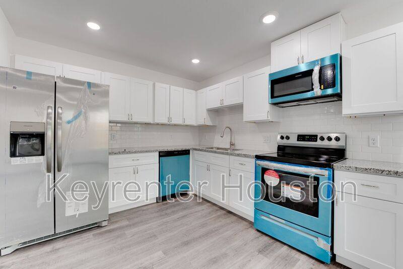 House for rent at 8126 Sterlingshire St #B, Houston, TX 77078