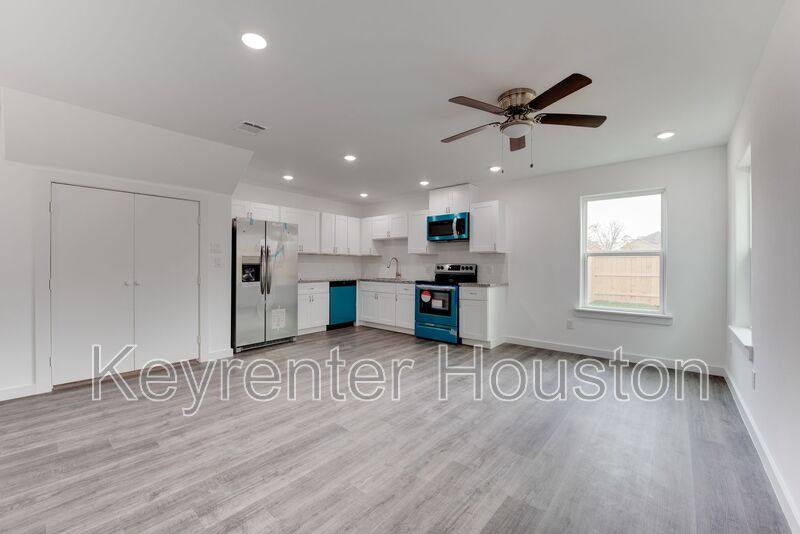 House for rent at 8126 Sterlingshire St #B, Houston, TX 77078