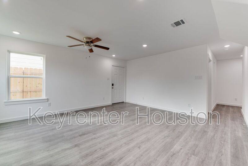 House for rent at 8126 Sterlingshire St #B, Houston, TX 77078