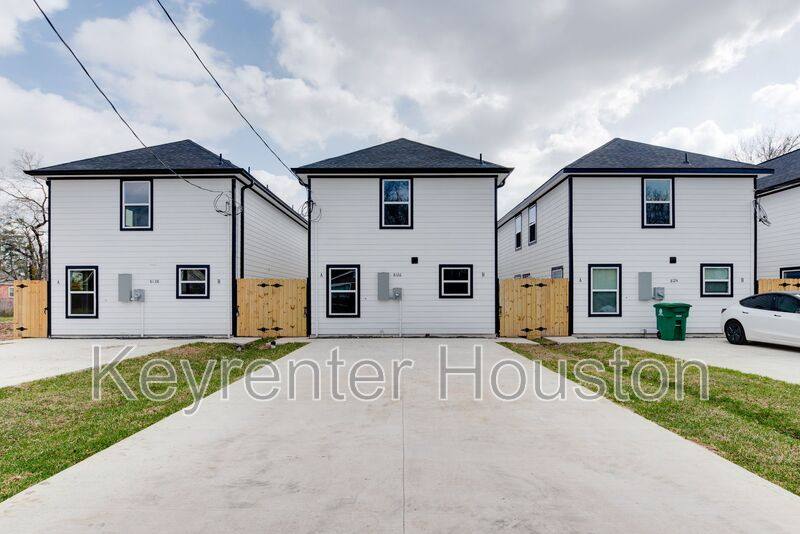 House for rent at 8126 Sterlingshire St #B, Houston, TX 77078