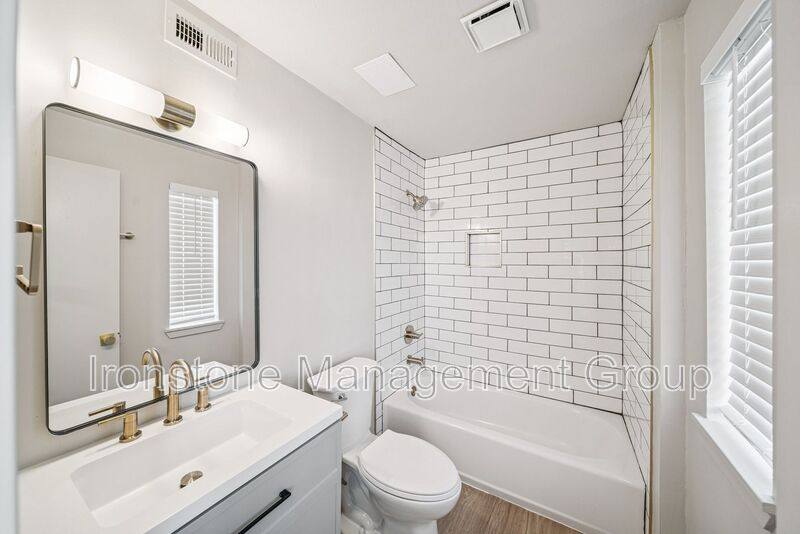 Apartment for rent at 109 S 9th Ave #102, Broken Arrow, OK 74012