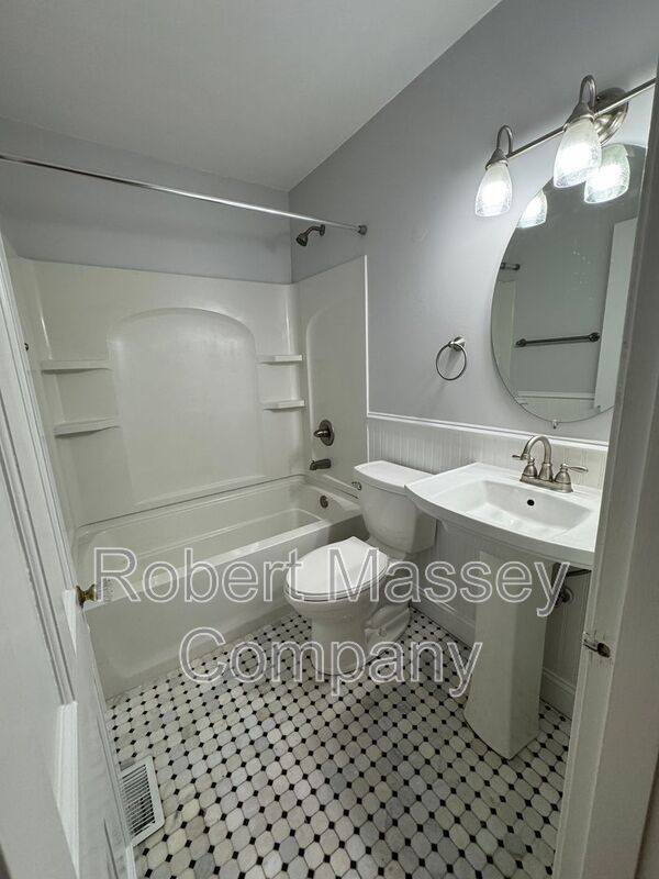Apartment for rent at 2079 Douglass Blvd #9, Louisville, KY 40205