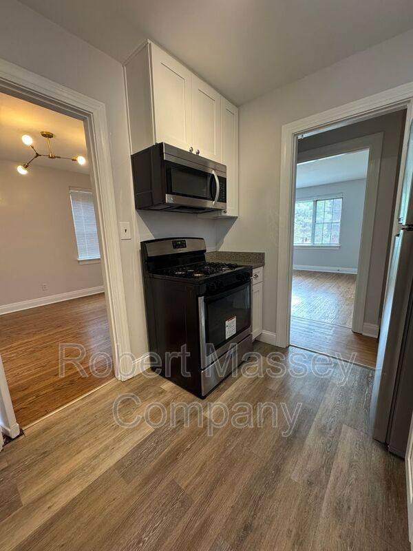 Apartment for rent at 2079 Douglass Blvd #9, Louisville, KY 40205