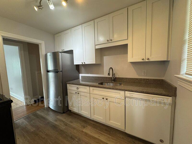 Apartment for rent at 2079 Douglass Blvd #9, Louisville, KY 40205