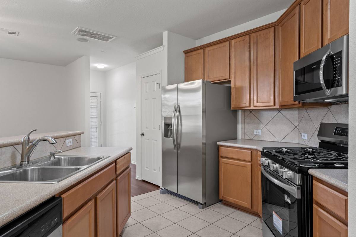 Apartment for rent at 9201 Brodie Lane, Austin, TX 78748