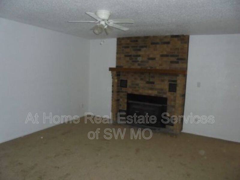 House for rent at 3410 W Maple Dr, Springfield, MO 65807