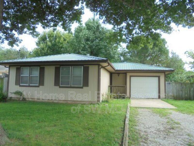 House for rent at 3410 W Maple Dr, Springfield, MO 65807
