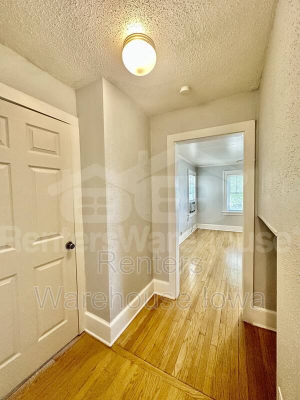 Apartment for rent at 2300 Beaver Ave #4, Des Moines, IA 50310
