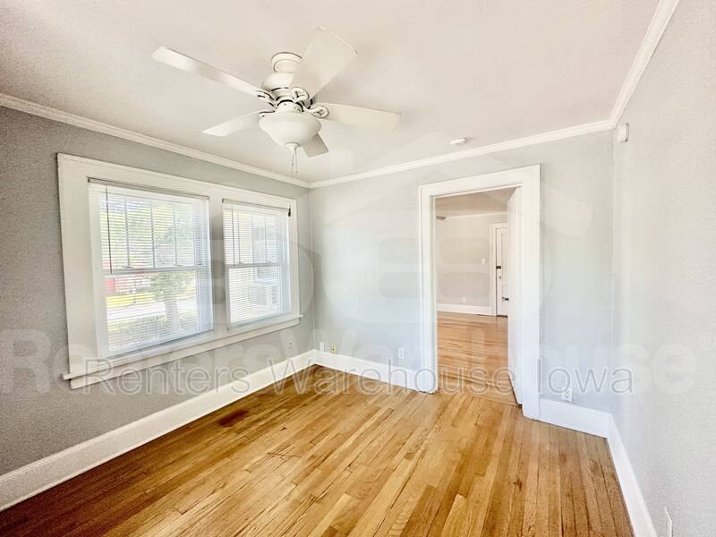 Apartment for rent at 2300 Beaver Ave #4, Des Moines, IA 50310