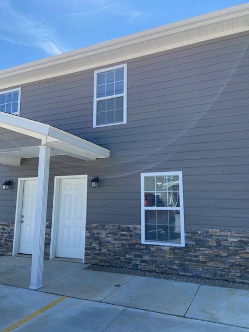 Apartment for rent at 2606 Hickman Rd, Poplar Bluff, MO 63901