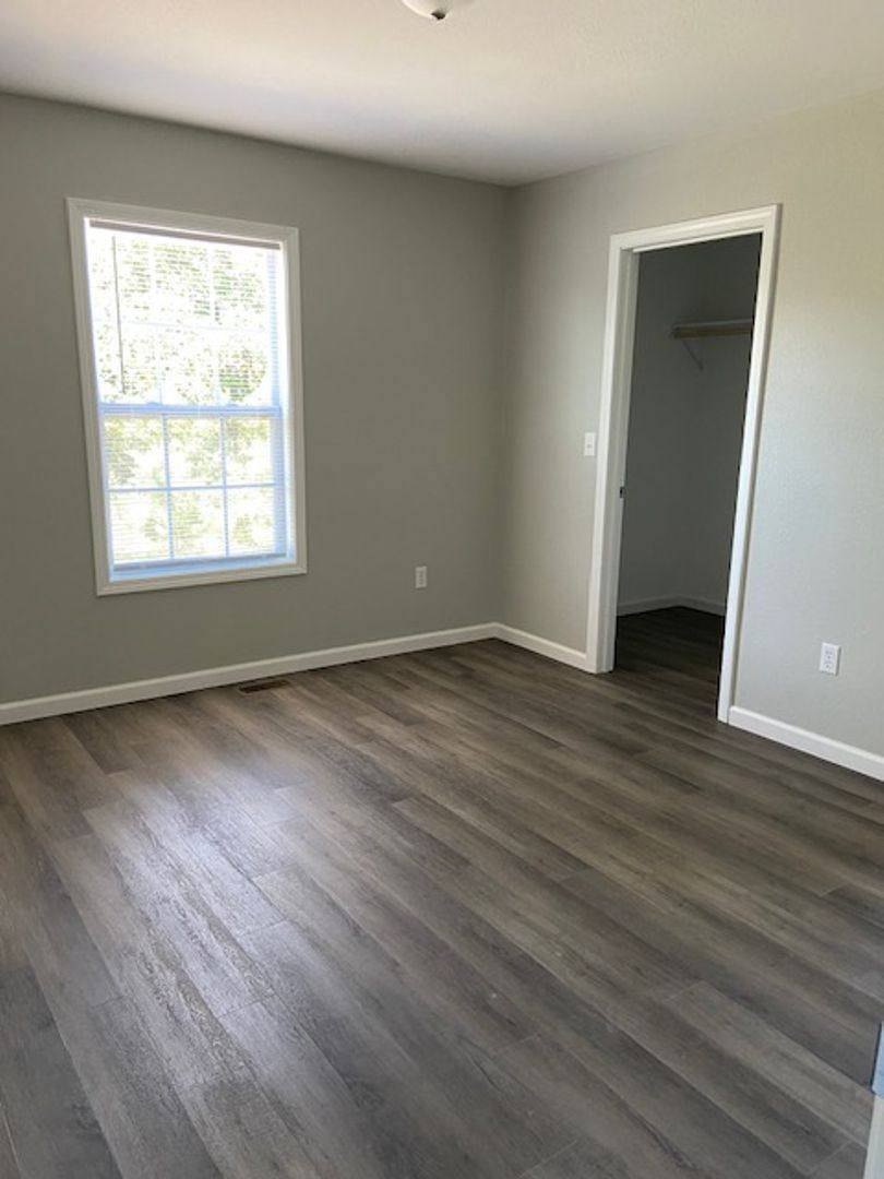 Apartment for rent at 2606 Hickman Rd, Poplar Bluff, MO 63901