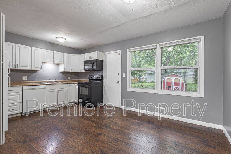 House for rent at 7719 E 112th Terrace, Kansas City, MO 64134
