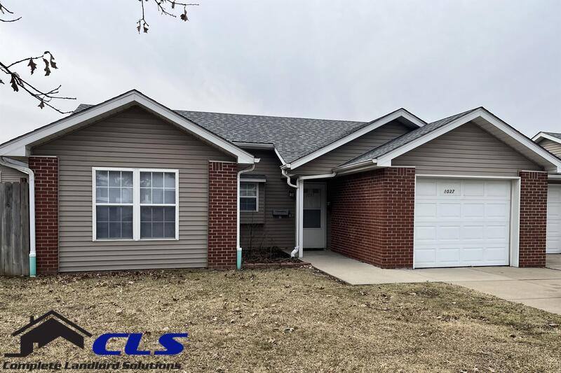 Apartment for rent at 1037 S 6th St, Terre Haute, IN 47807
